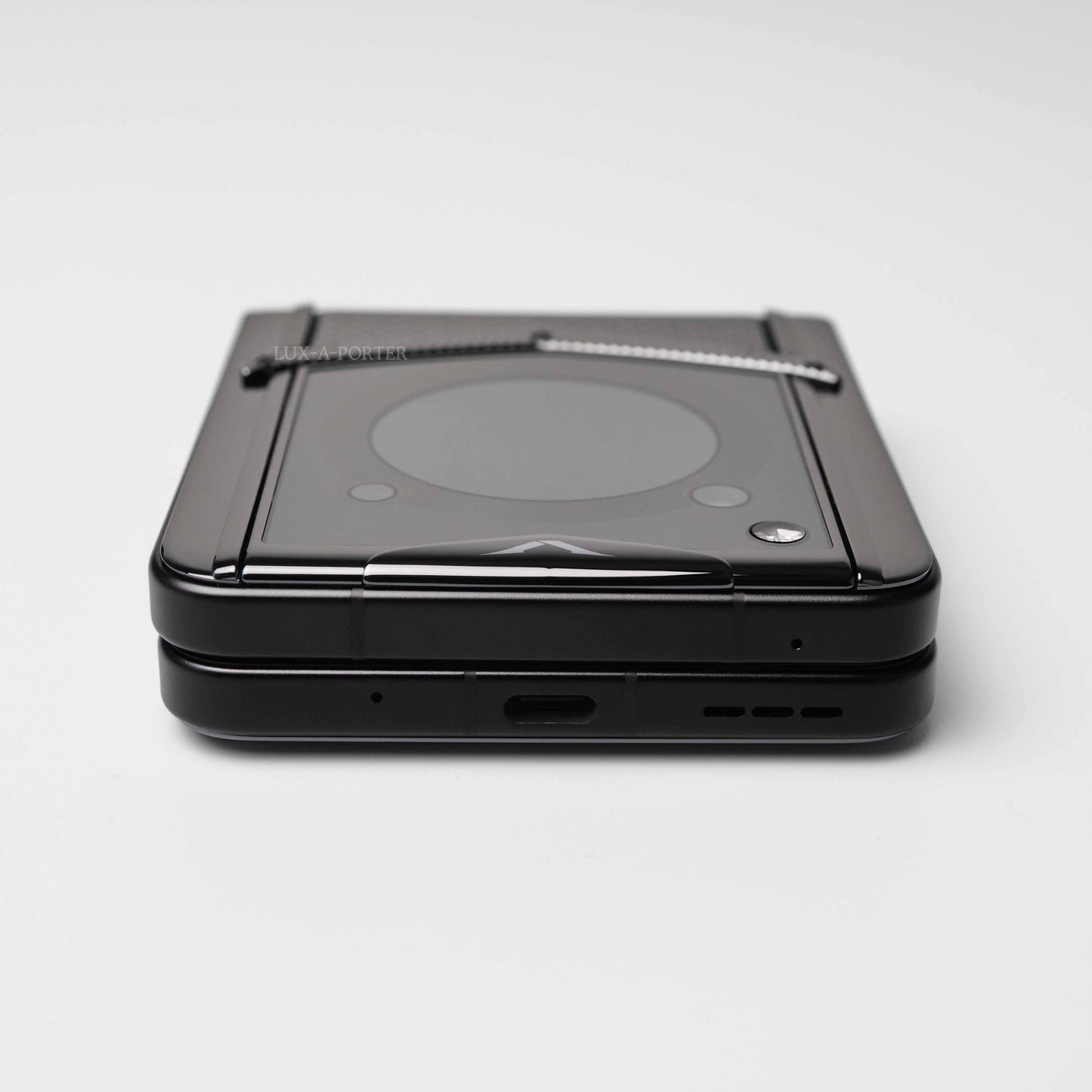 VERTU IRONFLIP PHONE CARBON TEXTURE TAFFETA