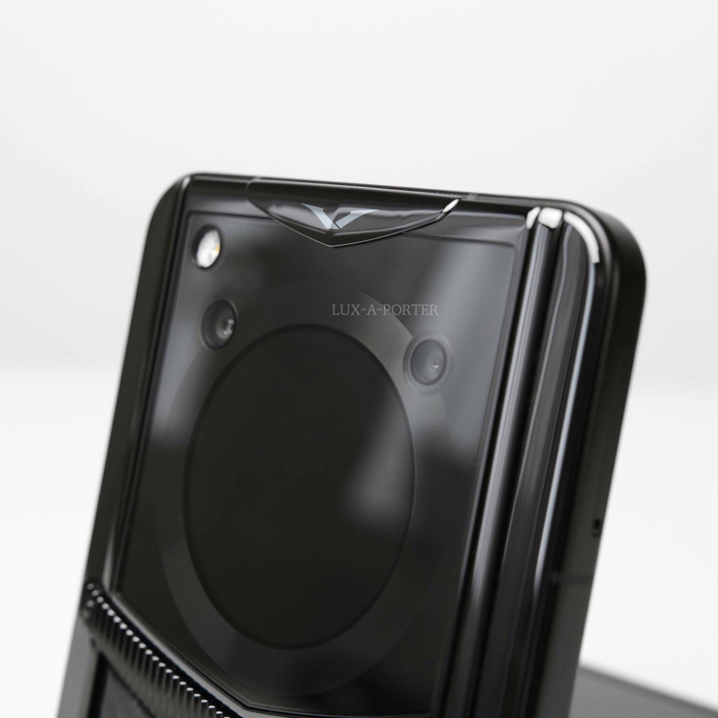 VERTU IRONFLIP PHONE CARBON TEXTURE AUSPICIOUS PHOENIX